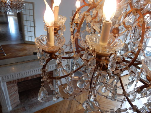 1950′ Lustre Cage Italie à 12 Lumières Bois Doré Et Cristal Diamètre 90 X H 100 cm – Image 6