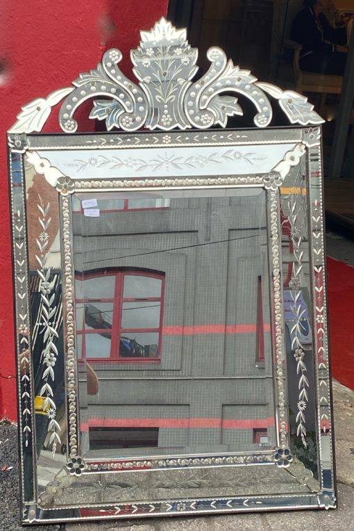 1950 ′ Venetian Mirror With Parecloses With Floral Decor And Pediment - 131 x 83 cm - Image 10