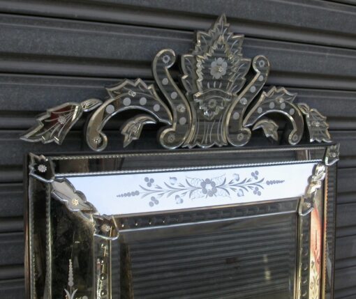 1950 'Pair of Venetian Mirrors with Floral Decor and Pediment - 130 x 82 cm - Image 6