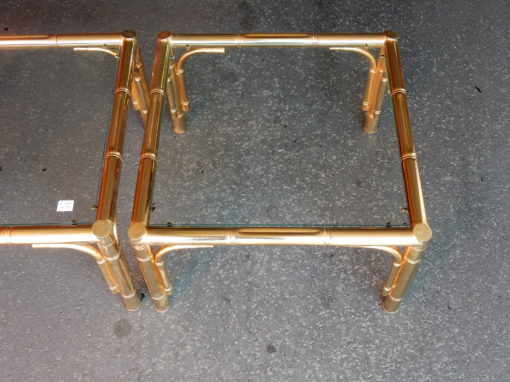 1970' Paire de Tables ou Bouts de Canapés Style Maison Jansen Décor Bambou en Métal Doré 64 x64 cm – Image 18