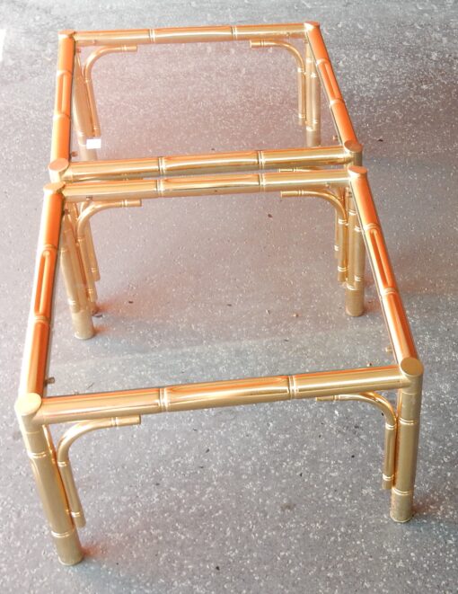1970' Paire de Tables ou Bouts de Canapés Style Maison Jansen Décor Bambou en Métal Doré 64 x64 cm – Image 23