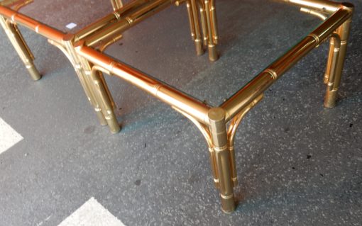 1970' Paire de Tables ou Bouts de Canapés Style Maison Jansen Décor Bambou en Métal Doré 64 x64 cm – Image 25