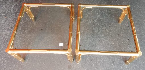 1970' Paire de Tables ou Bouts de Canapés Style Maison Jansen Décor Bambou en Métal Doré 64 x64 cm – Image 2