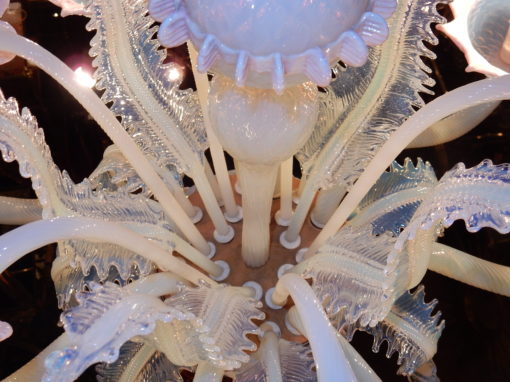 1970 'Murano Chandelier with 8 Light Arms in Opalescent Blue Glass and Pink Glass Paste - Image 5