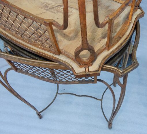 1950' Paire De Tables d'Appoint Maison Baguès Fer Forgé Dorée à l'Or Plateaux Miroirs Oxydés Vieillis – Image 4