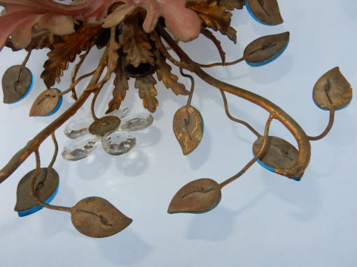 1970′ Plafonnier ou Applique à Décor de Fleurs et Feuilles en Métal Doré Et Verre Coloré Bleu Maison Baguès Ou Banci – Image 9