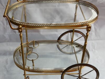1970 ′ Rolling Bar in Bronze and Gilt Brass Maison Baguès Oval Trays
