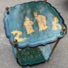 1950/70′ Guéridon Maison Baguès Décor Bambou en Bronze Doré Avec Plateaux Laque de Chine Vert/Bleu Et Or 40X40 H59Cm – Image 16