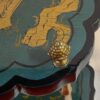 1950/70′ Guéridon Maison Baguès Décor Bambou en Bronze Doré Avec Plateaux Laque de Chine Vert/Bleu Et Or 40X40 H59Cm – Image 4