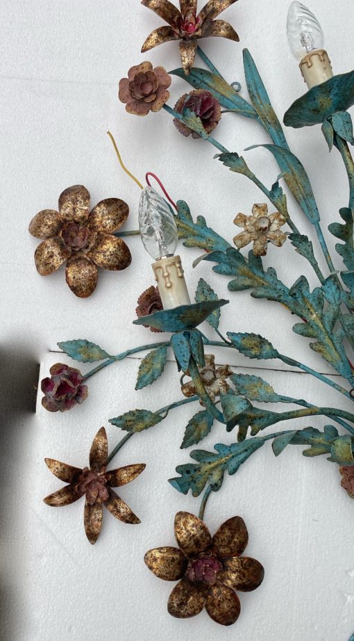 1970 ′ Wall Lamp in Painted Metal Decorated with Wreath of Flowers H 85 X 80 cm - Image 7