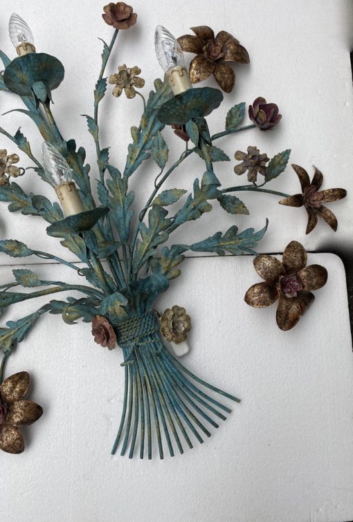 1970 ′ Wall Lamp in Painted Metal Decorated with Wreath of Flowers H 85 X 80 cm - Image 4