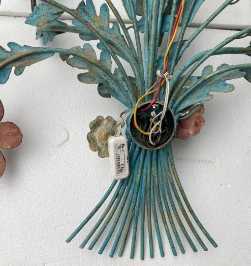 1970 ′ Wall Lamp in Painted Metal Decorated with Wreath of Flowers H 85 X 80 cm - Image 2