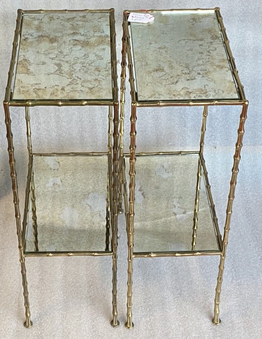 1950/70′ Paire de Tables en Bronze Doré Décor Bambou à 2 Niveaux Maison Baguès Plateaux Miroirs Vieillis Oxydés 34X 20 x 60 cm – Image 4