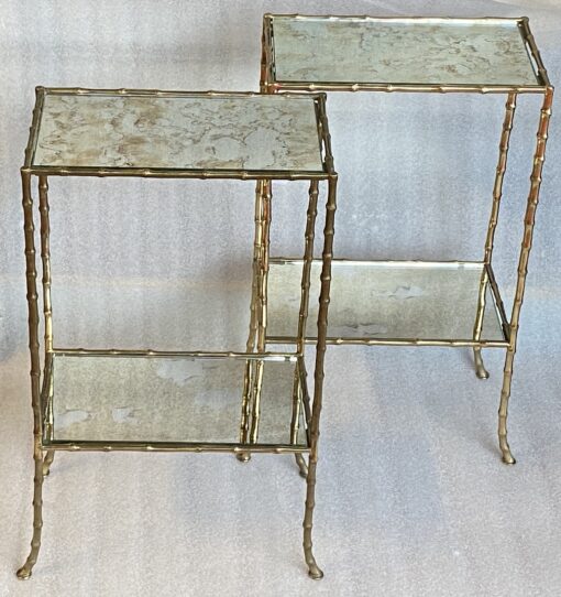 1950/70′ Paire de Tables en Bronze Doré Décor Bambou à 2 Niveaux Maison Baguès Plateaux Miroirs Vieillis Oxydés 34X 20 x 60 cm