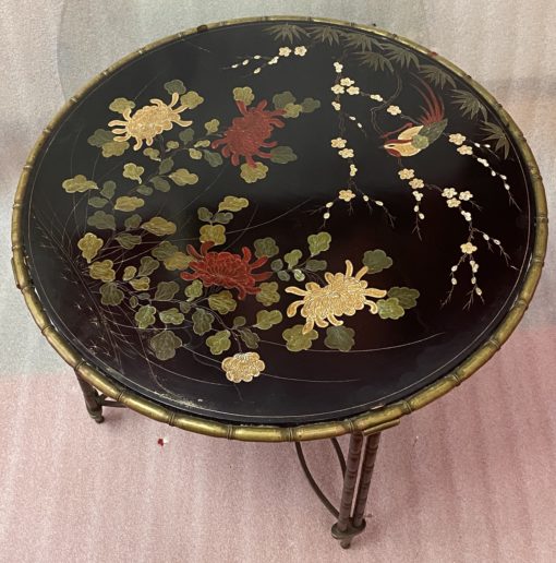 1950/70′ Round Bronze Coffee Table Palm Tree Decor, Black Chinese Lacquer Tray In The Style Of Maison Baguès