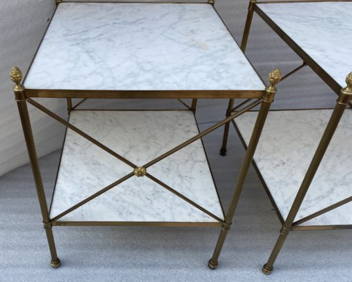 1950/70' Paire De Bouts De Canapés en Laiton à 2 Niveaux Maison Baguès Plateaux Marbre Blanc Veiné 42 X 50 X H 54 cm – Image 4