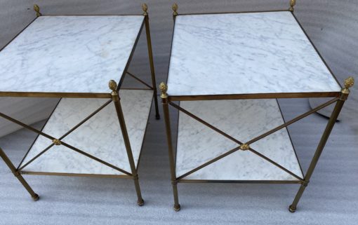 1950/70' Paire De Bouts De Canapés en Laiton à 2 Niveaux Maison Baguès Plateaux Marbre Blanc Veiné 42 X 50 X H 54 cm – Image 5