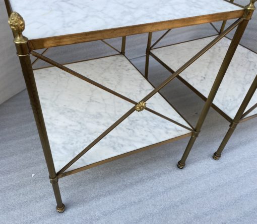 1950/70' Paire De Bouts De Canapés en Laiton à 2 Niveaux Maison Baguès Plateaux Marbre Blanc Veiné 42 X 50 X H 54 cm – Image 10