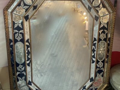 1970/80 Venice Octagonal Mirror Style Louis 14 Pareclose Golden Wood With Ornaments In Blue Glass And Oxidized Mirrors 158 X 115 cm