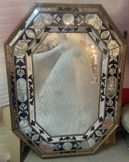 1970/80 Venice Octagonal Mirror Style Louis 14 Pareclose Golden Wood With Ornaments In Blue Glass And Oxidized Mirrors 158 X 115 cm - Image 4