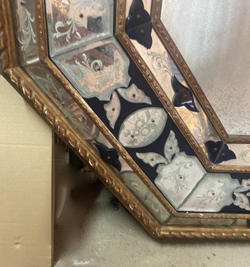 1970/80 Venice Octagonal Mirror Style Louis 14 Pareclose Golden Wood With Ornaments In Blue Glass And Oxidized Mirrors 158 X 115 cm - Image 11