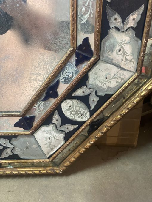 1970/80 Venice Octagonal Mirror Style Louis 14 Pareclose Golden Wood With Ornaments In Blue Glass And Oxidized Mirrors 158 X 115 cm - Image 12