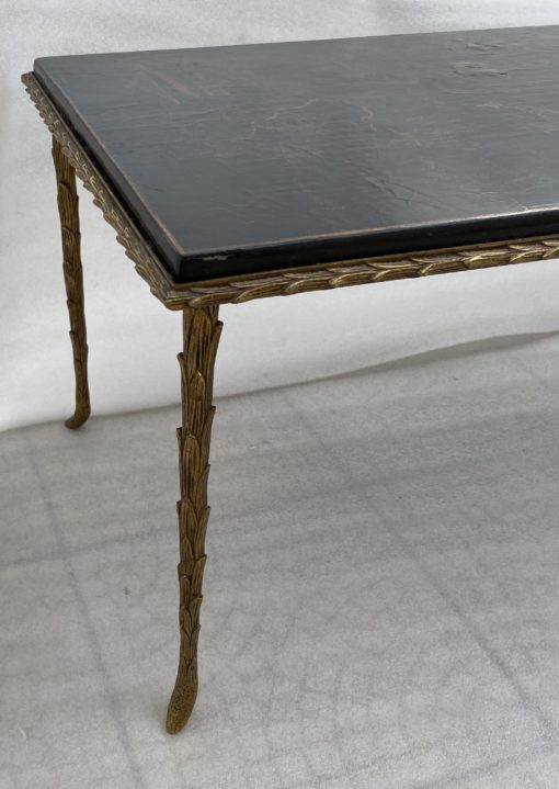 1970′ Table Basse Bronze Doré Style Baguès Decor Palmier Laque de Chine 107,5 x 47 x H 41,5 cm – Image 2