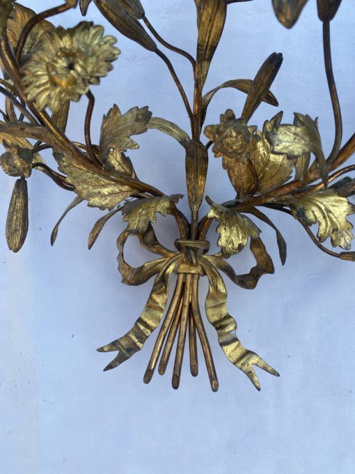 1880′ Paire d’Appliques en Bronze Doré Patiné à Décor Floral 5 Bras de Lumière – Image 12