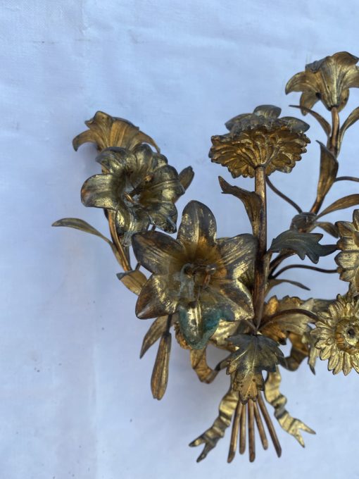 1880′ Paire d’Appliques en Bronze Doré Patiné à Décor Floral 5 Bras de Lumière – Image 9