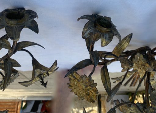 1880′ Paire d’Appliques en Bronze Doré Patiné à Décor Floral 5 Bras de Lumière – Image 8