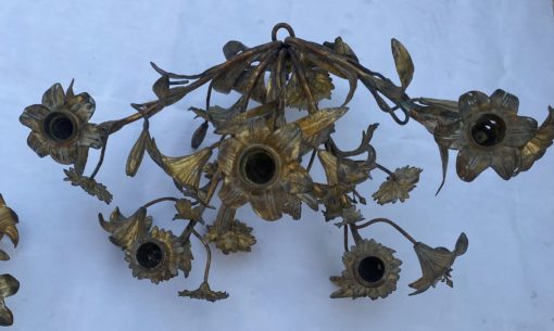 1880′ Paire d’Appliques en Bronze Doré Patiné à Décor Floral 5 Bras de Lumière – Image 5