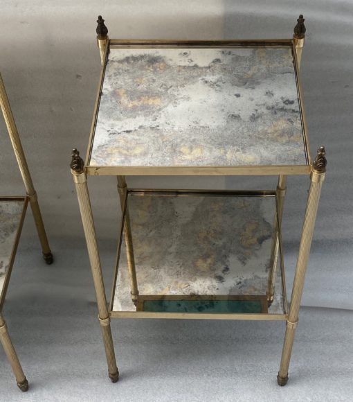 1970′ Paire de Bouts de Canapé Carrés  Maison Baguès Plateaux Miroirs Oxydés Argentés Avec Pots A Feux 34X34X H 59 cm – Image 7
