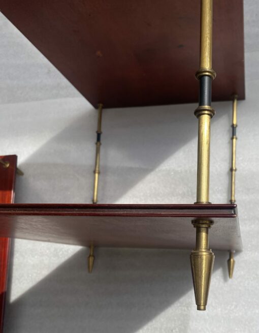 1950′ Paire de Tables Maison Baguès Décor Bambou en Bronze Bicolore Avec Plateaux Acajou 65 X 42 X H 48 cm – Image 4