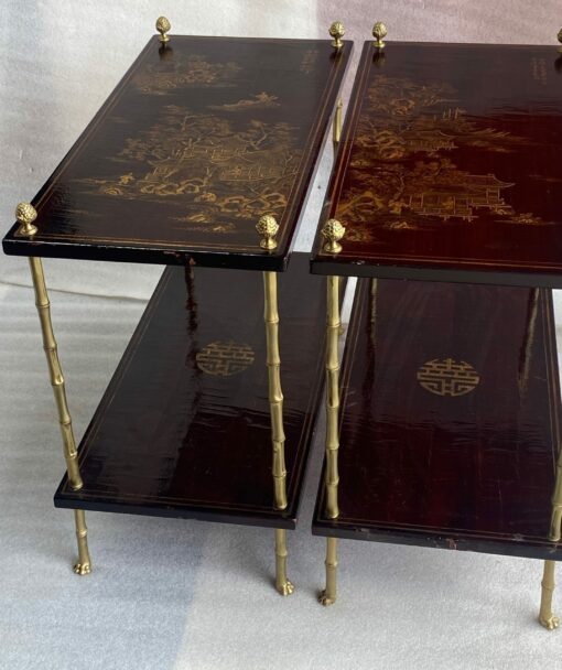 1950′ Paire de Tables Maison Baguès Décor Bambou en Bronze Doré Avec Plateaux Laque de Chine 65 X 32,5 X H 59 cm (réservé) – Image 2