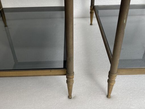 1950/70′ Paire De Bouts De Canapés En Laiton à 2 Niveaux Maison Jansen Plateaux Verre Fumé 56 X 40 X H 54 cm – Image 13