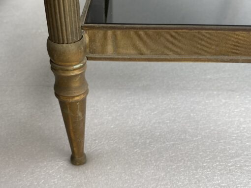 1950/70′ Paire De Bouts De Canapés En Laiton à 2 Niveaux Maison Jansen Plateaux Verre Fumé 56 X 40 X H 54 cm – Image 10
