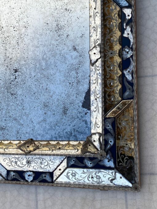 1970/80  Miroir Venise Style Louis 14 Avec Ornements En Verre Bleu 94 X 82 cm – Image 6