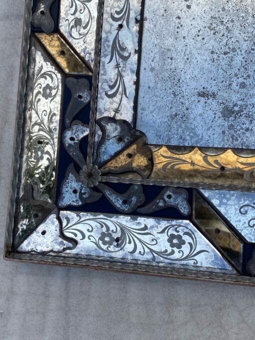 1970/80  Miroir Venise Style Louis 14 Avec Ornements En Verre Bleu 94 X 82 cm – Image 4