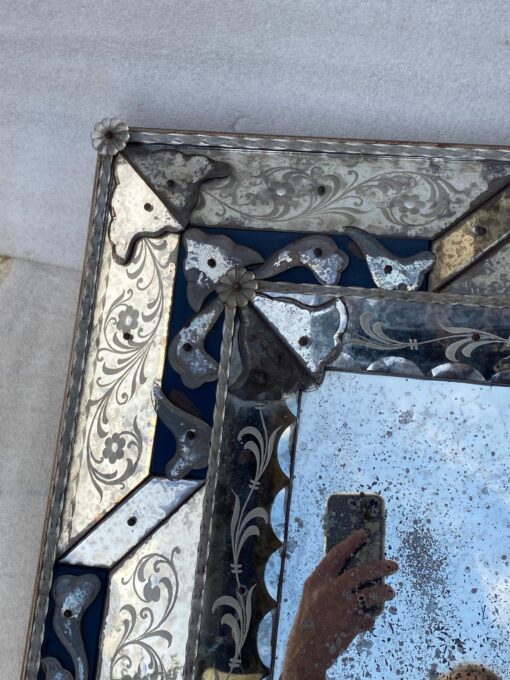 1970/80  Miroir Venise Style Louis 14 Avec Ornements En Verre Bleu 94 X 82 cm – Image 2