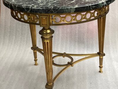 1950/70 Gilt Bronze Pedestal Table Maison Jansen Or Maison Charles Sea Green Marble Top With Triangular Spacer ⌀ 65 cm H 59 cm