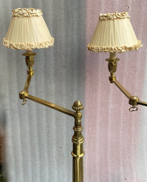 1970′ Paire de Liseuses Articulées Bronze Doré Tripodes Style Art Deco – Image 4