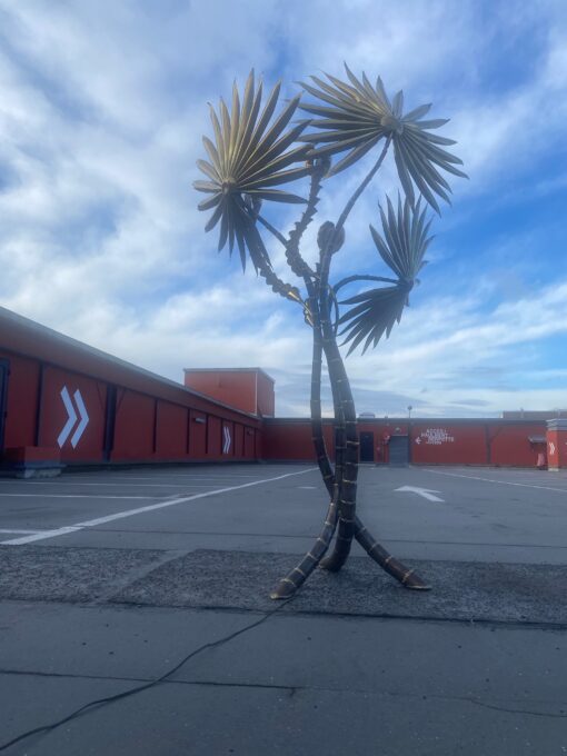 1970′ Yuka Palm Floor Lamp in Brass And Patinated Iron Maison Jansen 3 Heads Brutalist Style H 200 cm