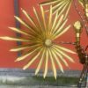 1970′ Lampadaire Palmier Yuka en Laiton Et fer Patiné Maison Jansen 3 Têtes Style Brutaliste H 200 cm – Image 3