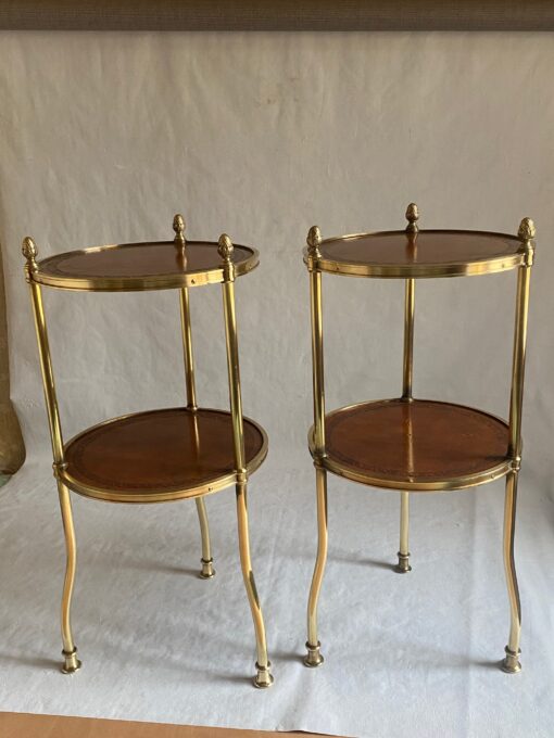 1970′ Pair Of Pedestal Tables Or Round Sellettes Gilt Bronze 2 Trays Sheathed In Leather Maison Jansen, Baguès Or Charles ∅ 35 H 68 cm