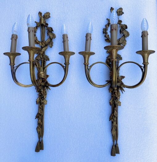 1900′ Paire d’ Appliques Style Louis 16 Bronze Doré Aux Cors De Chasse Signée Jansen