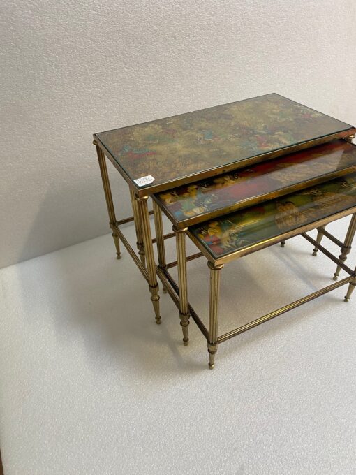 1950′ Series Of 3 Nesting Tables With Mongol Warrior Paintings Maison Baguès In Gilt Bronze, 3 Trays - Image 3