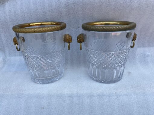 1950-70′ Paire De Seaux à Champagne Cristal St Louis Gravé Aux Attributs de la Vigne et Bronze Doré Aux têtes de Lion – Image 2