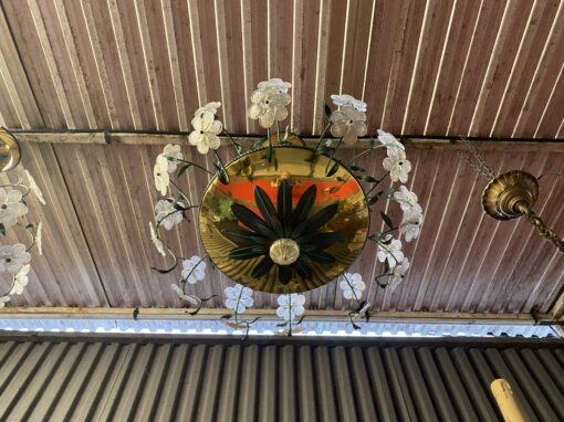 1970' Série de 3 Lustres en Laiton Doré Style Maison Bagués Ou Banci Fleurs En Verre Colorés – Image 14