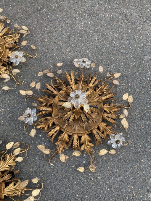 1970′ Paire  De Plafonniers ou Appliques à Décor de Fleurs et Feuilles en Métal Doré Et Verre  Maison Baguès Ou Banci – Image 9