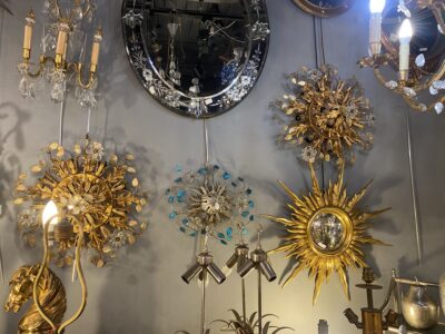 1970′Pair of 3 Ceiling Lights or Wall Lamps Decorated with Flowers and Leaves in Golden Metal and Glass Maison Baguès Ou Banci